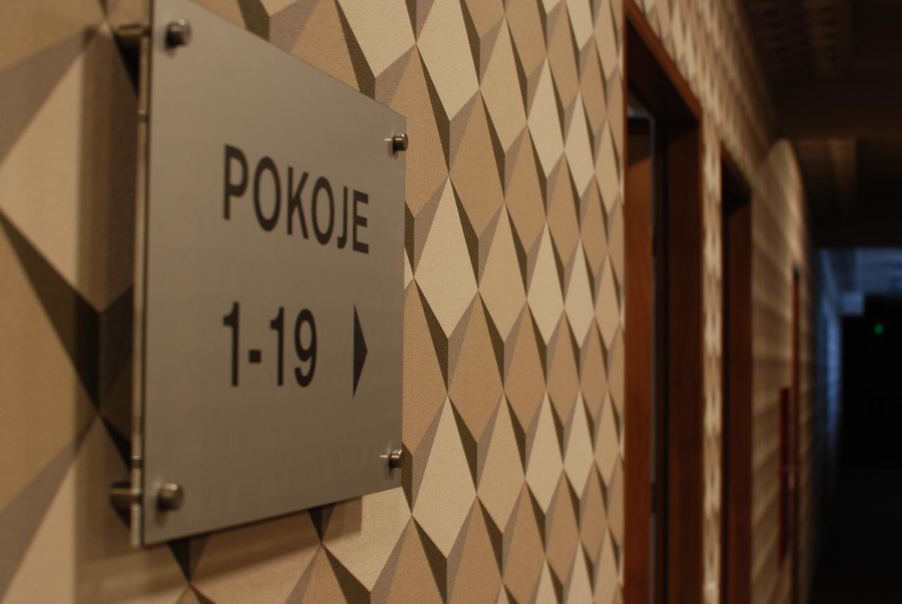 Hotel - Restauracja "Sloneczna" Jarocin Buitenkant foto
